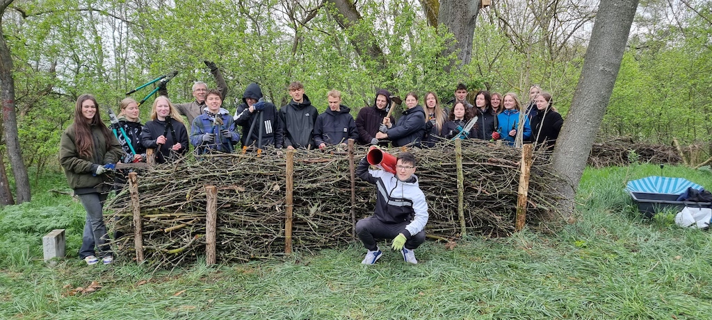 Benjeshecken – ein wertvoller Beitrag zum Umweltschutz auf der Streuobstwiese in Kornhochheim