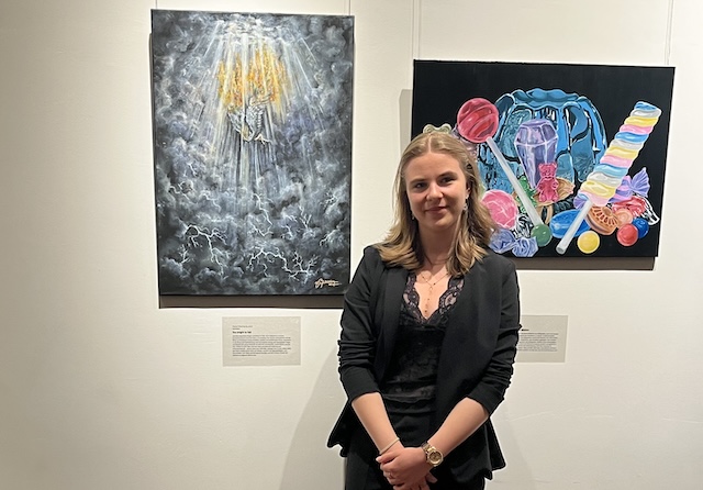 Maxine Mitsching strahlt im Spotlight der Jugendkunst